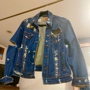 Levi’s Distressed Dark Denim Jacket Size Large